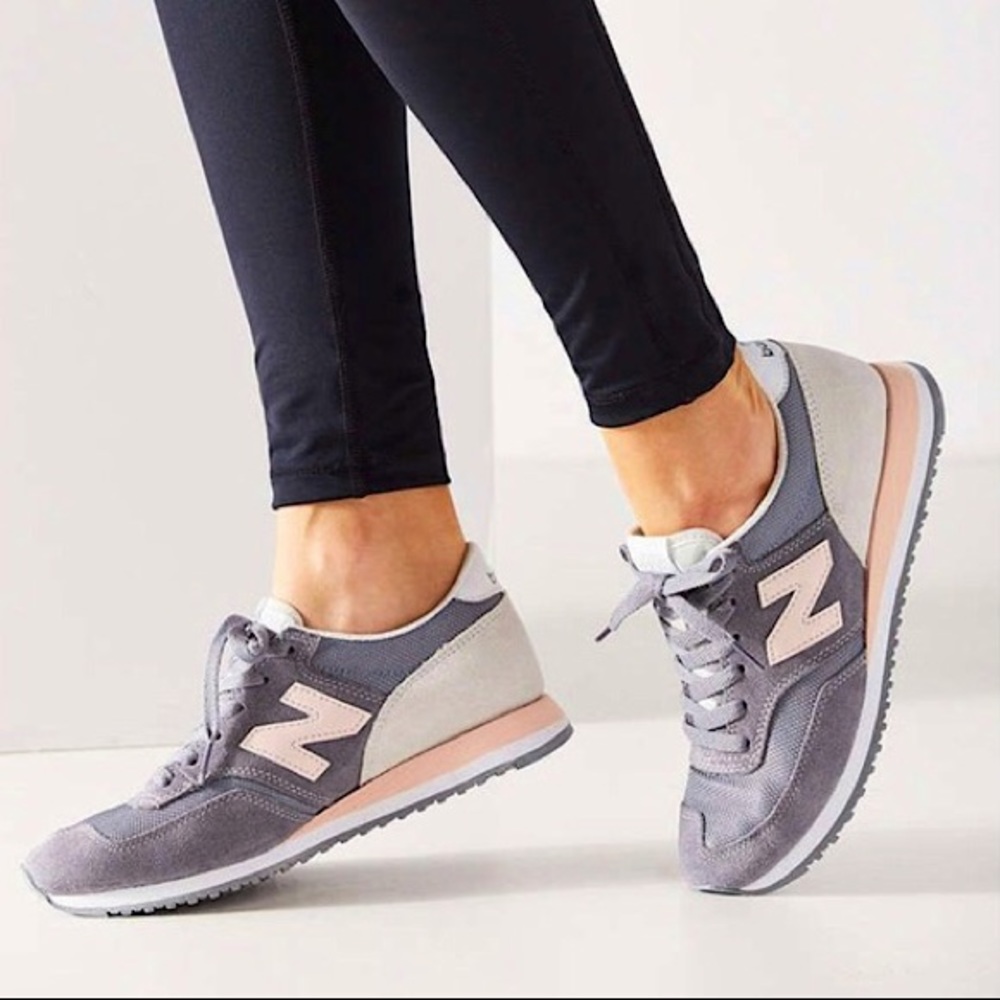 New Balance 620 sneakers, only worn twice!